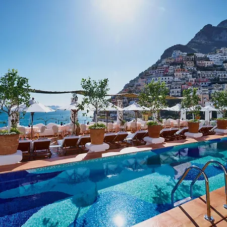 Le Sirenuse מלון