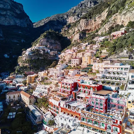 Le Sirenuse מלון