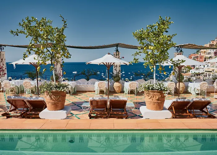 ホテル レ シレヌーセ 5*