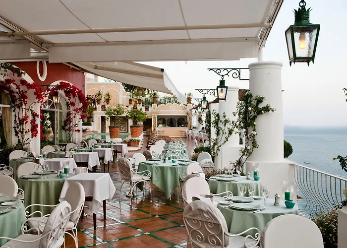 ホテル レ シレヌーセ 5*